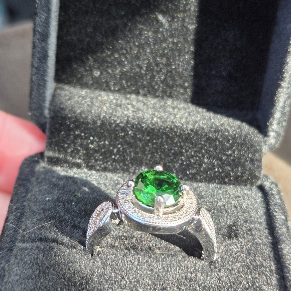 S925 Silver Ring with Green Gemstone Women's Size 6 - Picture 6 of 8